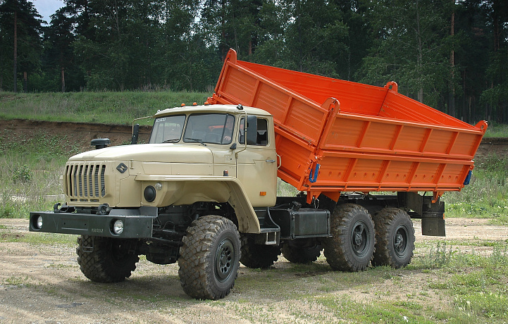 Очередная веха автомобильной истории автозавода «Урал» – освоение выпуска автомобиля для сельского хозяйства